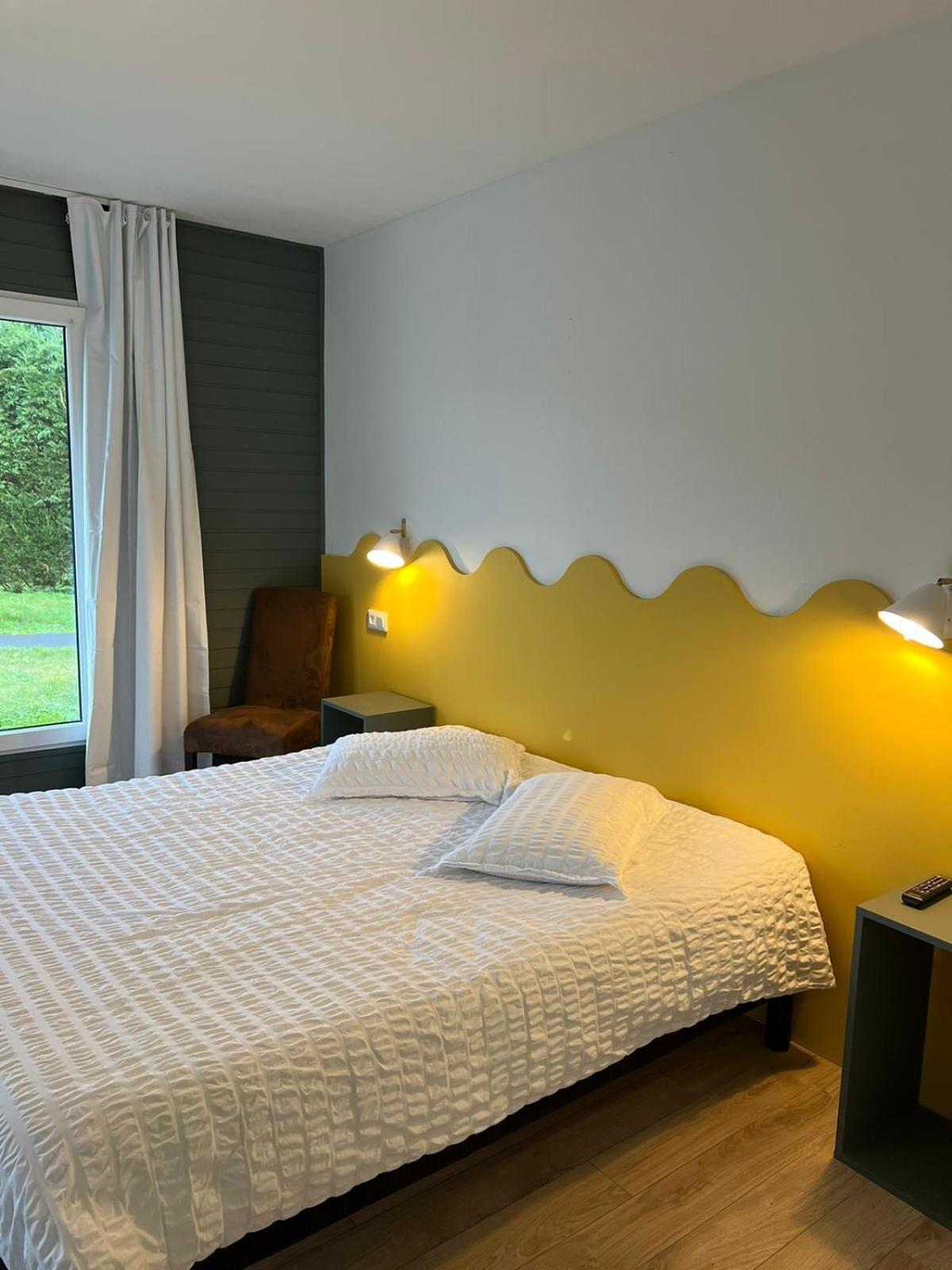 Hotel Les Voisins Beaucemaine Ploufragan ภายนอก รูปภาพ