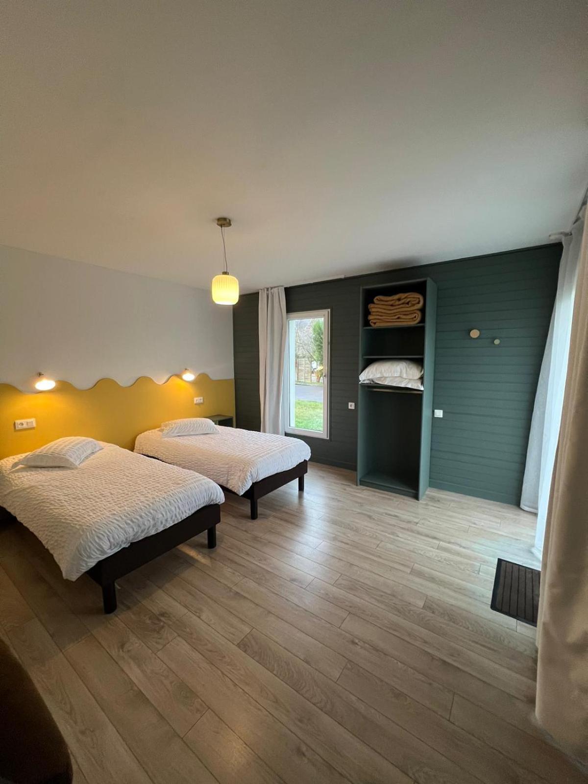 Hotel Les Voisins Beaucemaine Ploufragan ภายนอก รูปภาพ