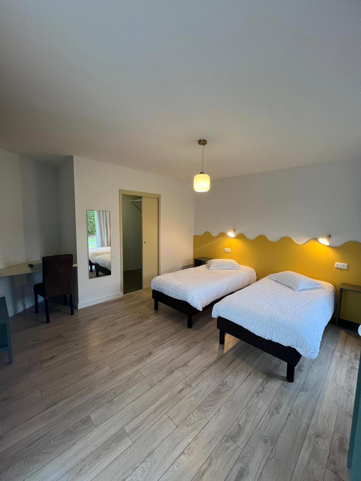 Hotel Les Voisins Beaucemaine Ploufragan ภายนอก รูปภาพ